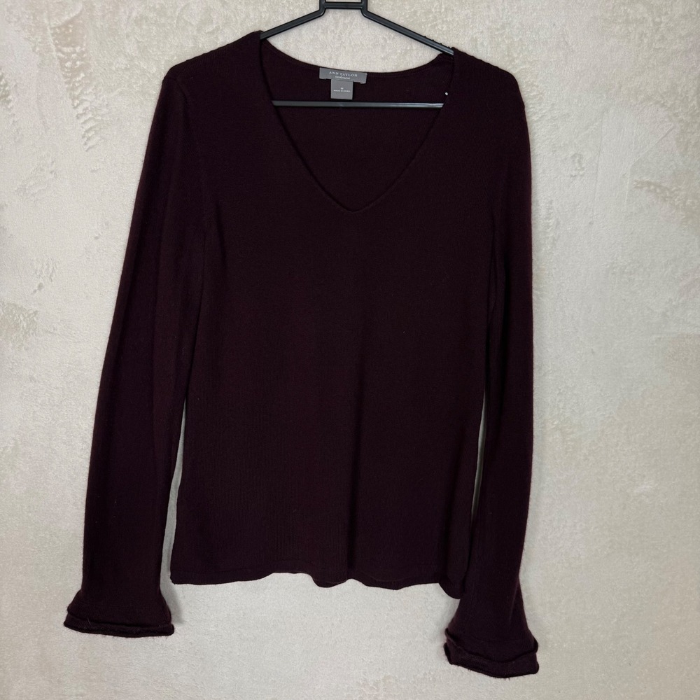 Ann Taylor Cashmere‎ V-Neck Sweater Plum Burgundy Ruffle Cuff Womens Medium